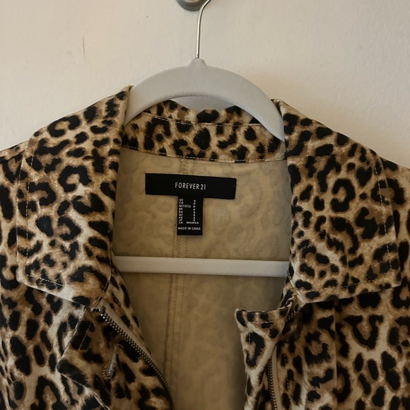 Forever 21 Cheeta Print Oversized Denim Blazer - Picture 2 of 8
